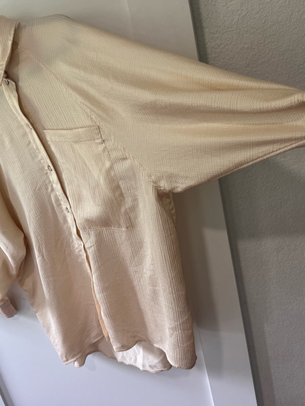 Topshop Oversized Satin Shirt in a cream/ivory color - Picture 4 of 4